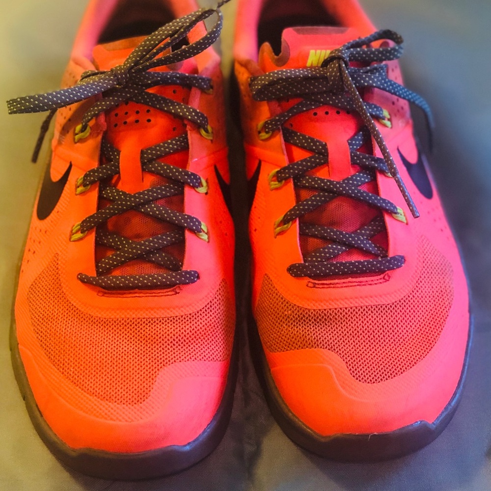 Women’s Nike Metcons 1